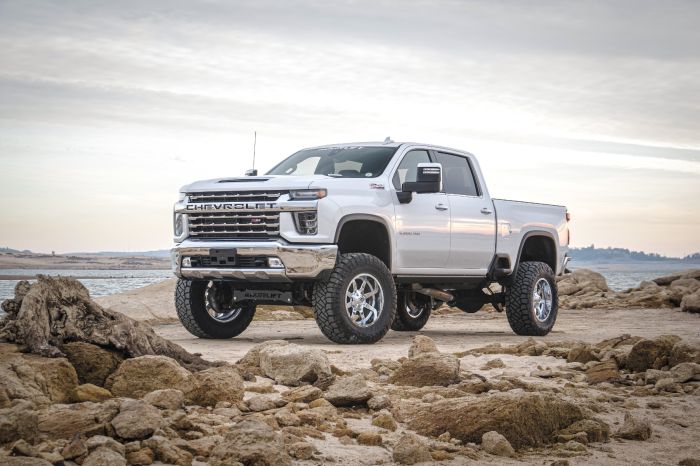 8'' LIFT KIT - GM SILVERADO / SIERRA 2500HD/3500HD W/ FALCON 1.1 SHOCKS 2020-2023